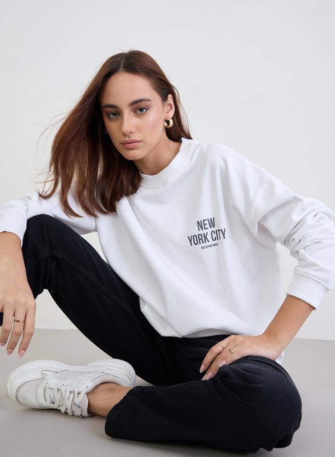 Styli White Graphic Print Oversized Sweatshirt - Image 3