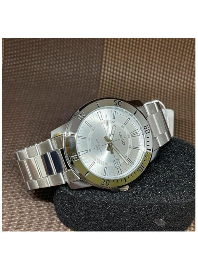 كاسيو ساعة كاسيو للرجال انالوج كوارتز ستانلس ستيل بمينا بيضاء MTP-VD01D-7CVUDF - Image 4