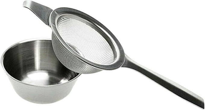 FINE MESH TEA STRAINER STAINLESS STEEL TEA STRAINER WITH LONG HANDLE MINI TEA STRAINER FILTER WITH DRIP BOWL REUSABLE LOOSE LEAF TEA INFUSER TEAWARE ACCESSORIESSILVER