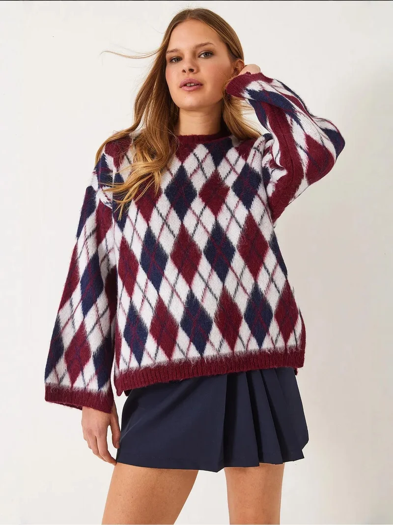 Bianco Lucci LUCCI Crew Neck Slit Knit Sweater in Baklava Pattern