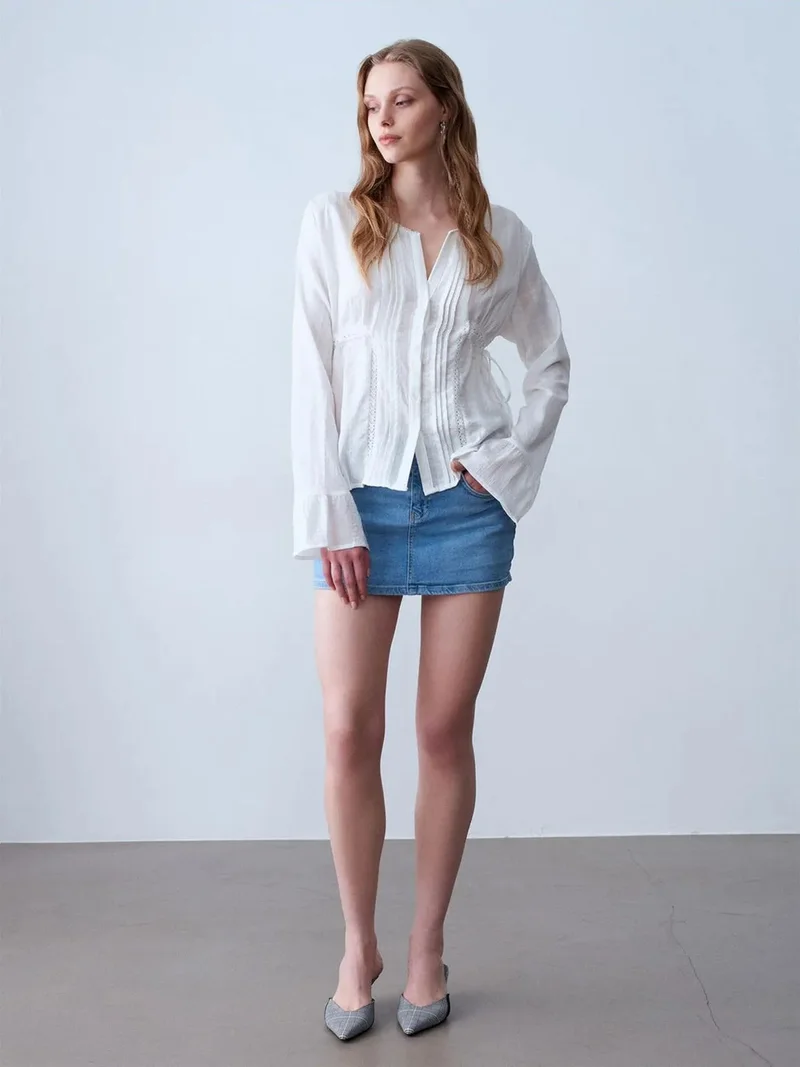 ديلفين DILVIN Embroidered V-neck Woven Blouse