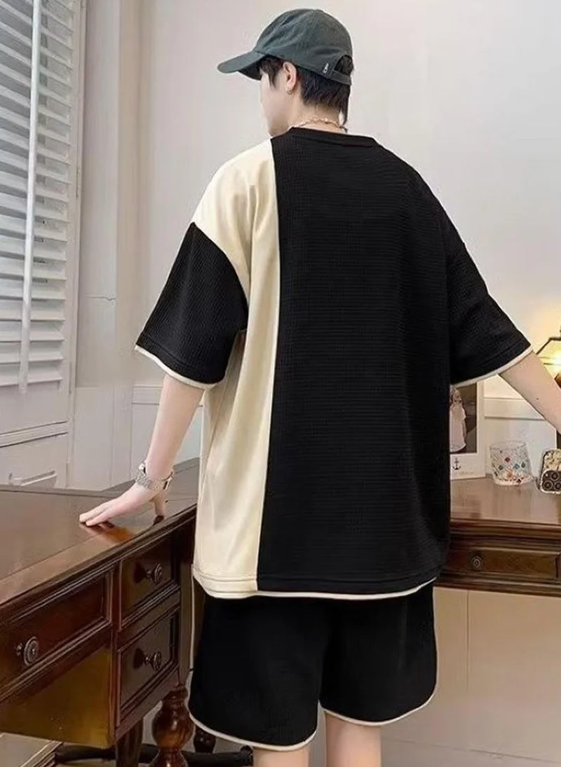 YUNIQEE Black Colourblocked Typography Printed Casual T-Shirt With Shorts