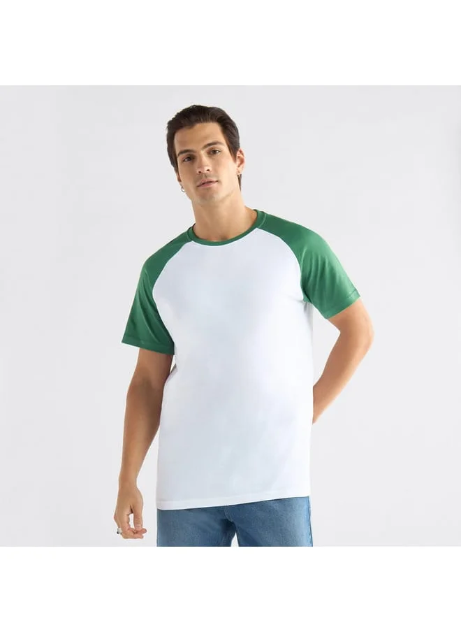 FAV Colourblock T-shirt with Crew Neck and Raglan Sleeves