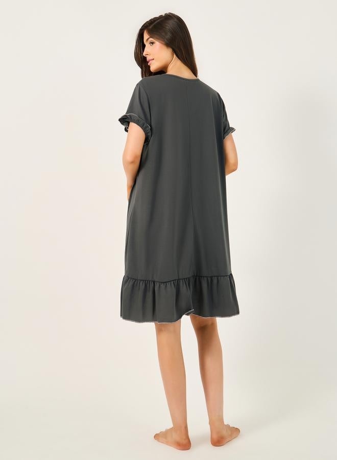 Styli Contrast Lettuce Edge Gathered Neck Ruffle Hem Nightdress  - Image 4
