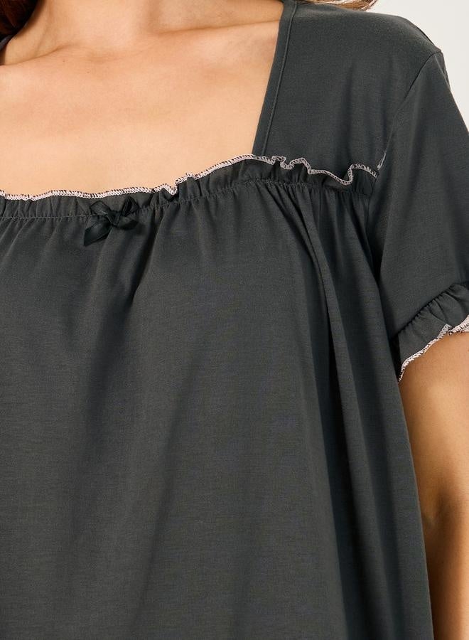 Styli Contrast Lettuce Edge Gathered Neck Ruffle Hem Nightdress  - Image 3