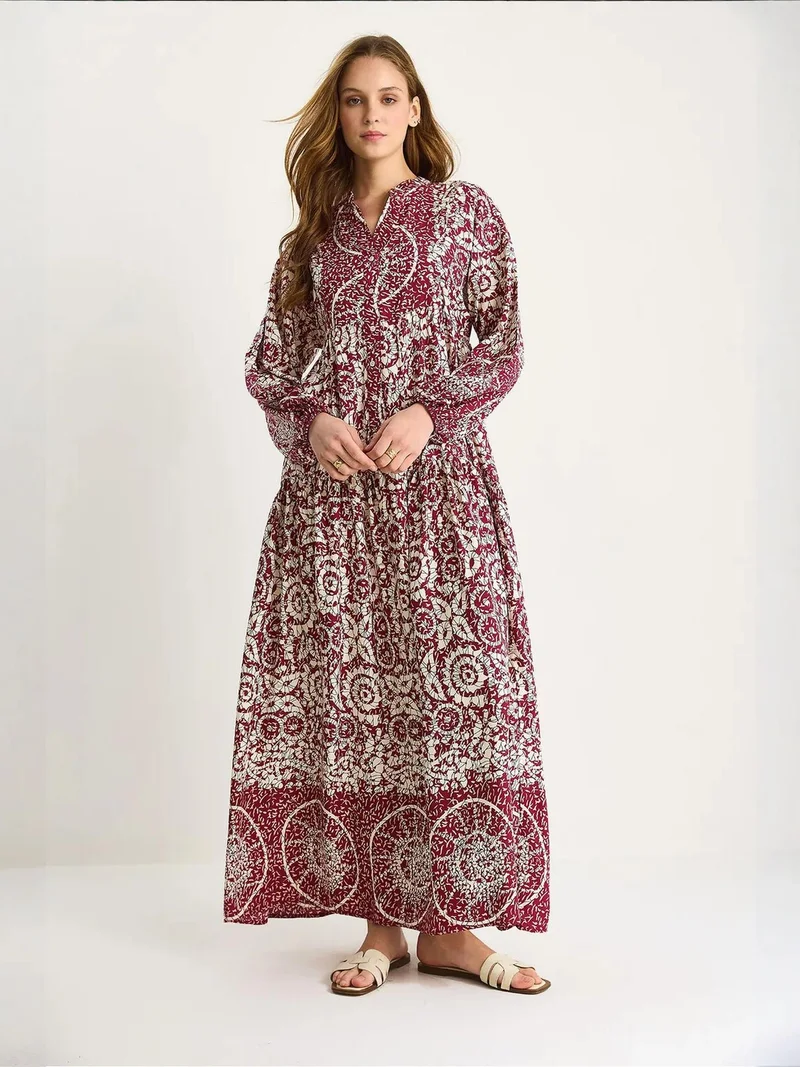 Bianco Lucci Patterned Maxi Dress with V-neck and Button Closure
