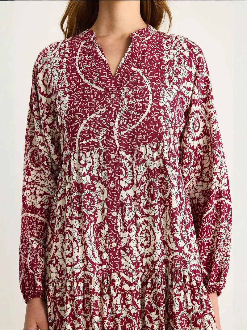 Bianco Lucci Patterned Maxi Dress with V-neck and Button Closure