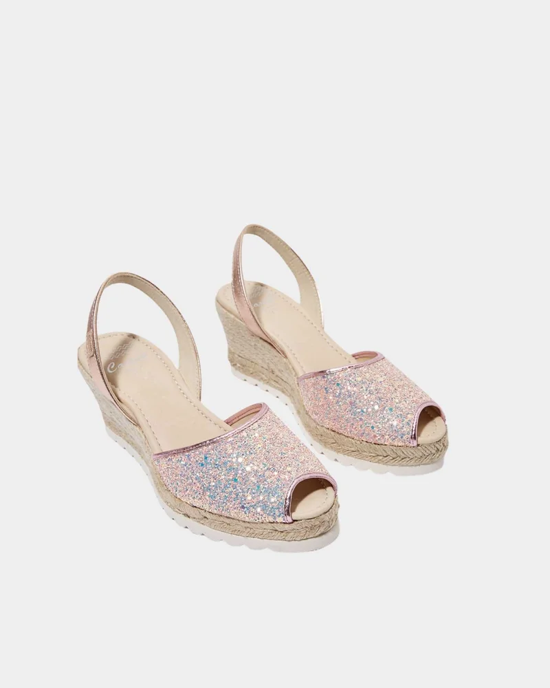 كاستل مينوركا رفريدامونتادا