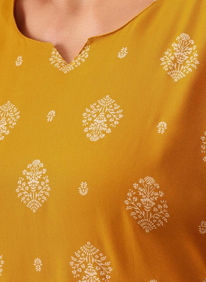 Clovia Printed V-Neck Top and Pyjama Set - Image 4