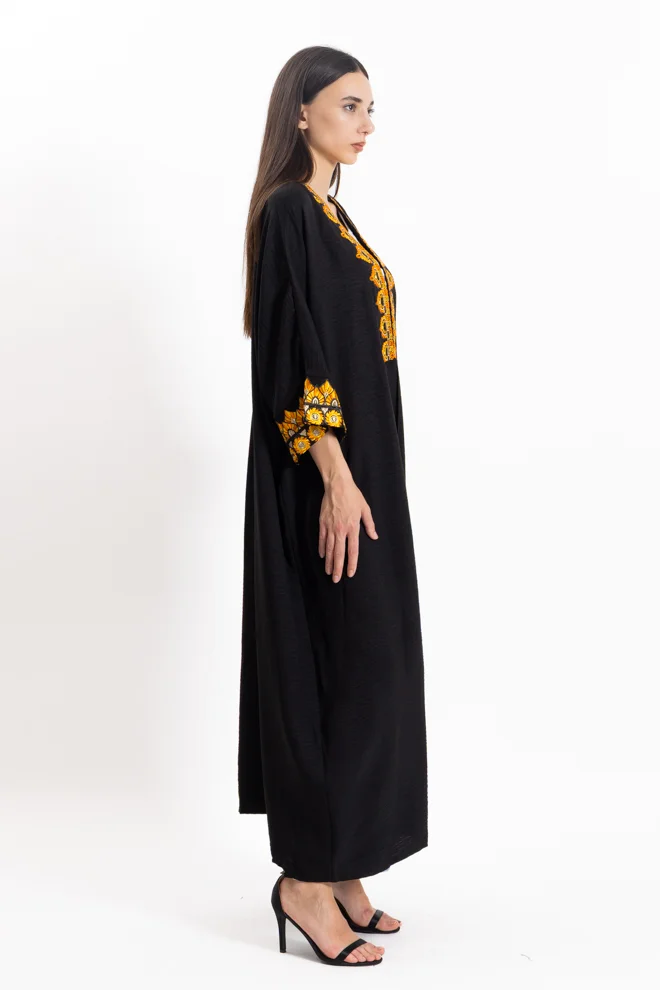 SHAPES DETAIL EMBROIDERED ABAYA