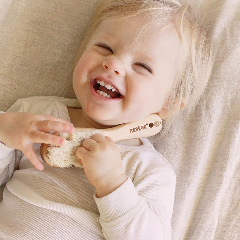 haakaa Wooden Baby Hair Brush for Newborns and Toddlers Baby Brush Natural Soft Goat Bristles Hairbrush Ideal for Cradle Cap Perfect Baby Registry Gift with Carry Pouch 1PC - Image 4