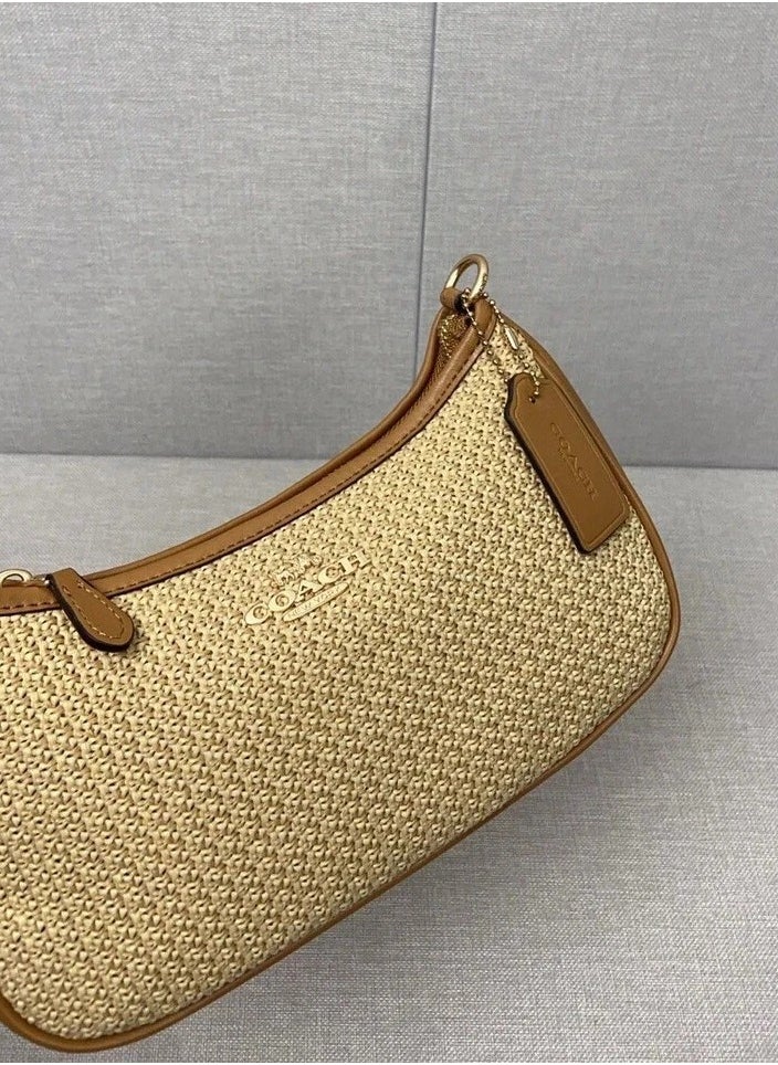 Coach Outlet Teri Shoulder Bag In Signature