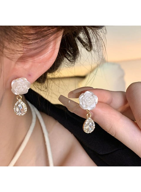 French Chic White Camellia Stud Earrings – Elegant Small Fresh Floral Jewelry for Women, White Camellia Motifs S925 Silver Posts, Spring/Daily/Casual Wear, Minimalist Luxury