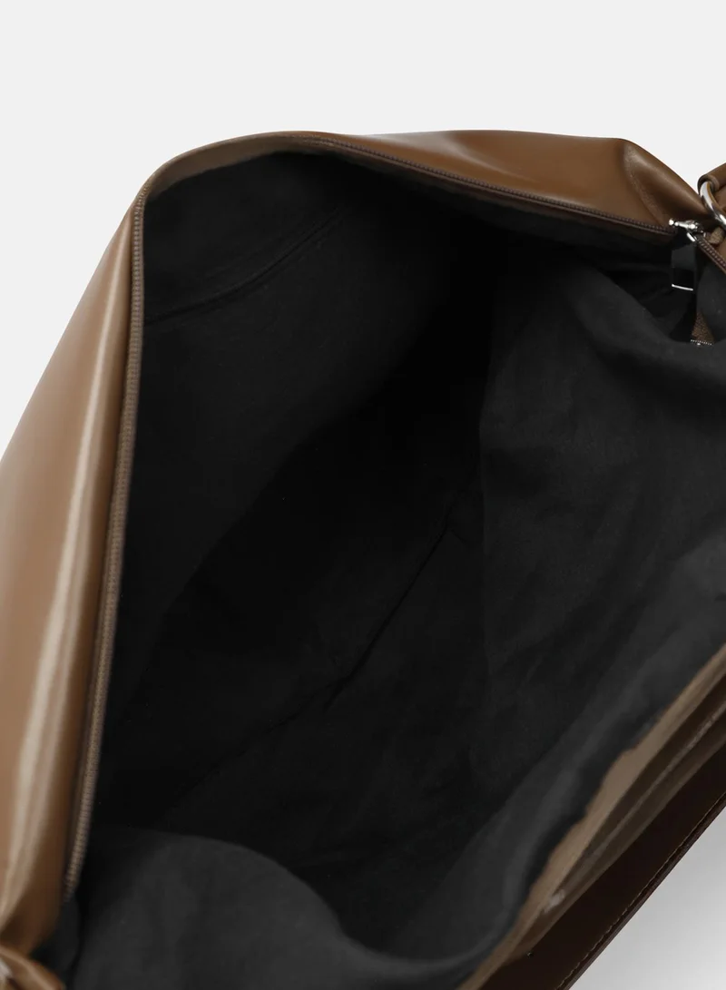 صوص هاوت The Tang-Buckle Tote Bag
