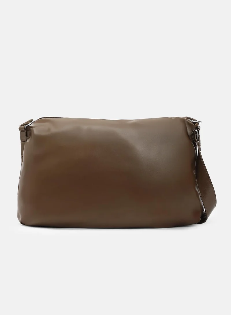 صوص هاوت The Tang-Buckle Tote Bag