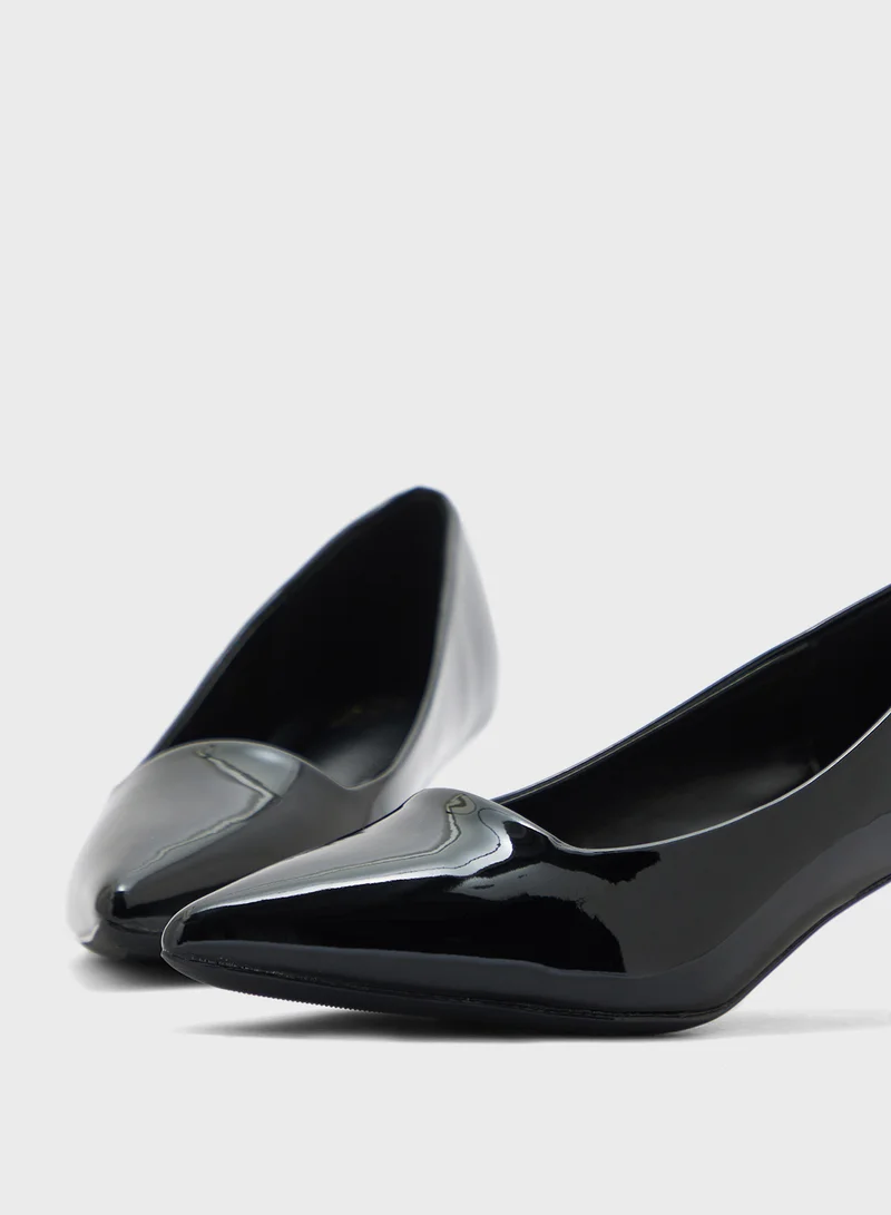 ELLA Essential Classic Patent Pump