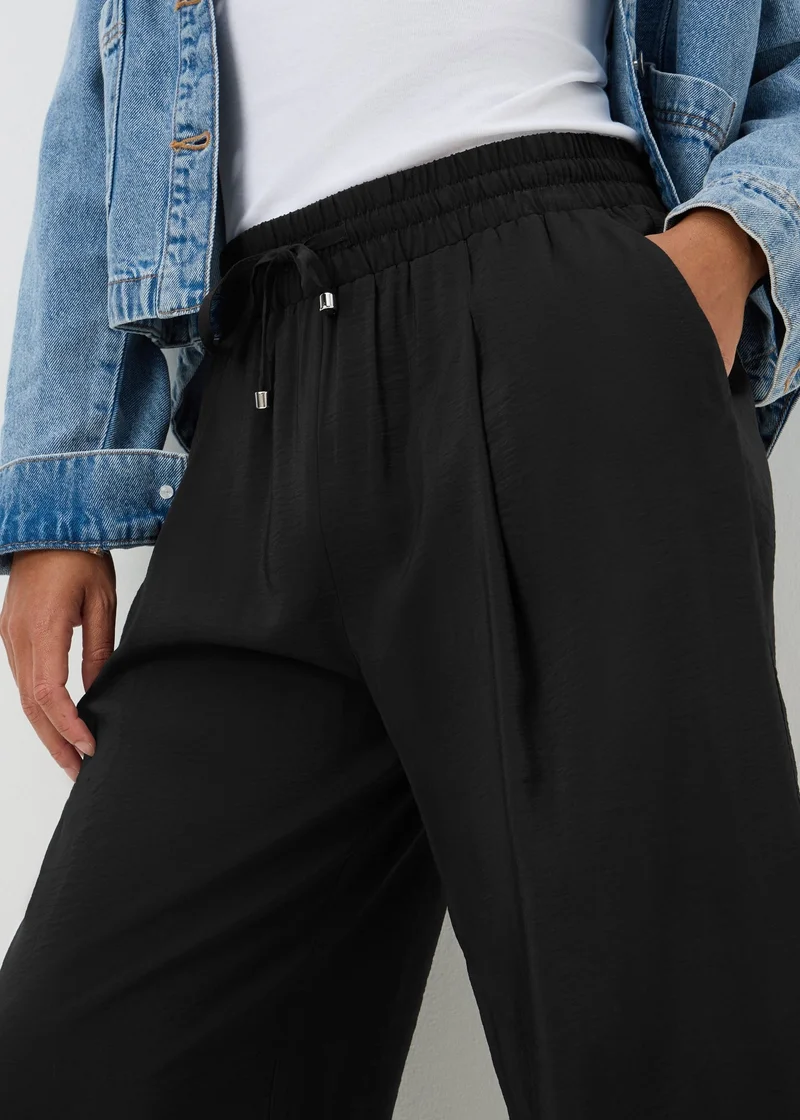 ماتلان Black Airflow Cropped Trousers
