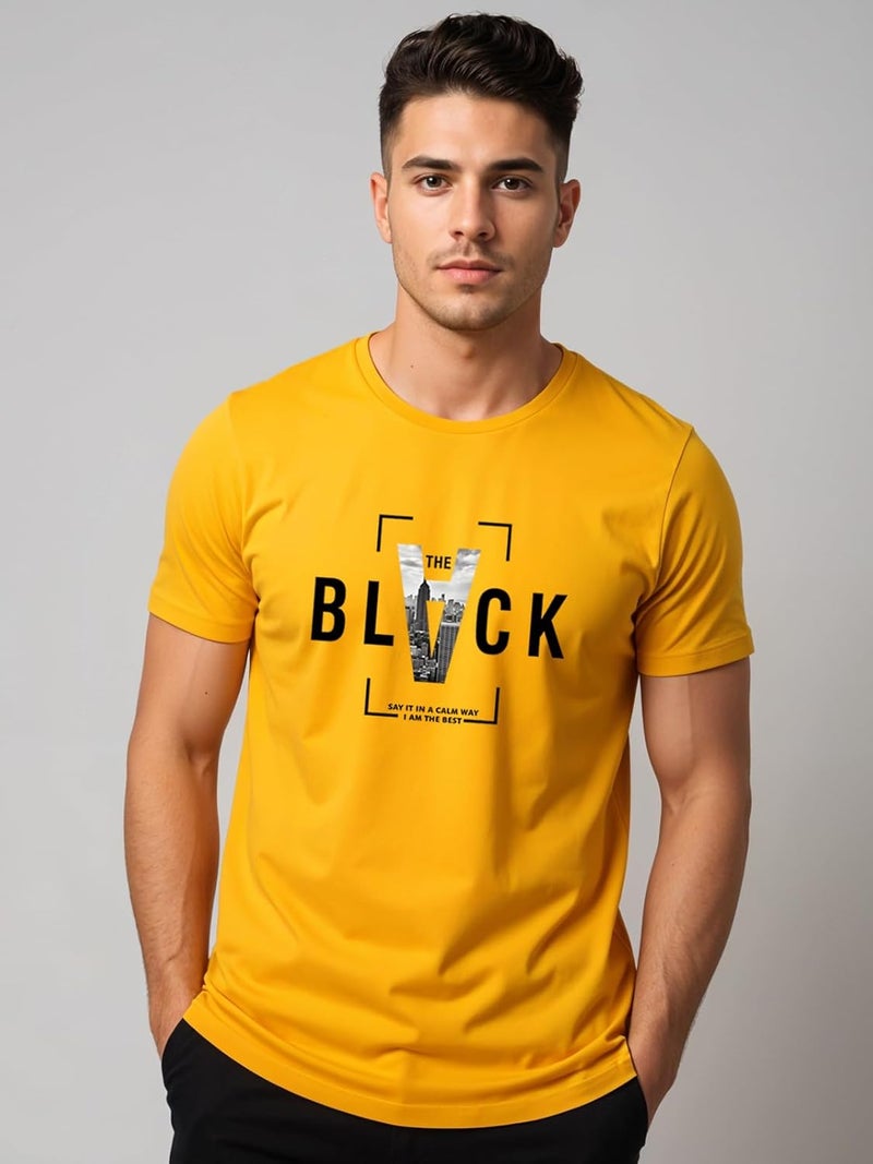 adro تي شيرت أادرو للرجال بقصة عادية بلون الخردل مع تصميم بلوك فيجن BLVCK الجريء - Image 2