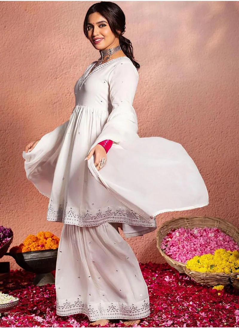 ISHIN Off White Kurta Set Straight Fit 3/4 Sleeve Sleeve made from Cotton featuring Self Design design and Round Neck neckline - Perfect for Ethinic!