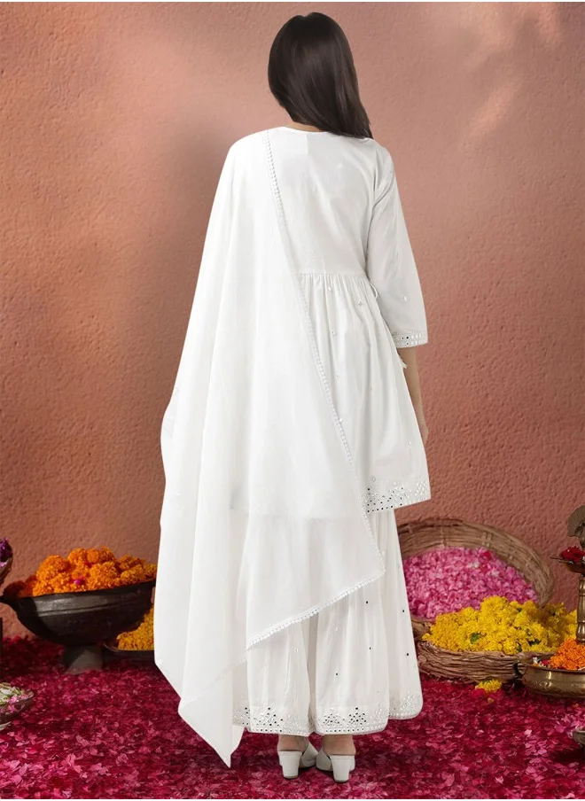 ISHIN Off White Kurta Set Straight Fit 3/4 Sleeve Sleeve made from Cotton featuring Self Design design and Round Neck neckline - Perfect for Ethinic!