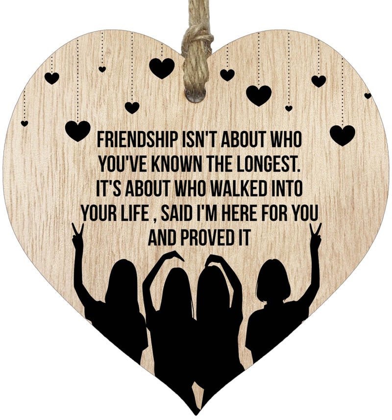 Stuff4 الصداقة لا تتعلق بمن عرفت أطول هدايا الصداقة معلقة لافتة القلب الخشبية اللوحة الخشبية الخشبية الخشبية الخاصة بالهدايا الخاصة بوحدات عيد الميلاد أمهات عيد الميلاد مع اقتباسات أفضل هدايا صديقها - Image 1