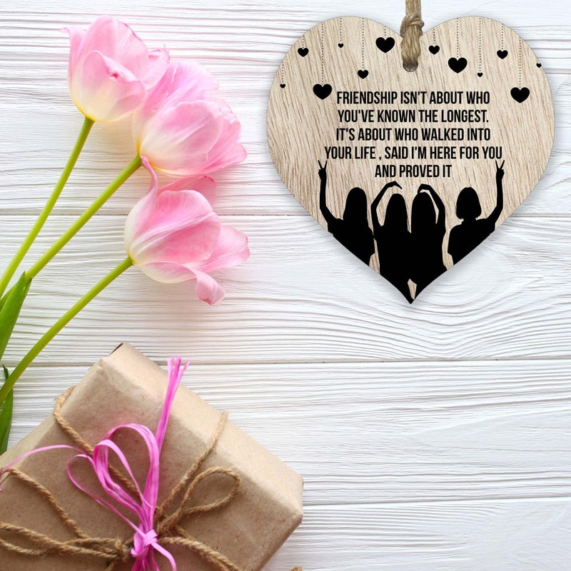 Stuff4 الصداقة لا تتعلق بمن عرفت أطول هدايا الصداقة معلقة لافتة القلب الخشبية اللوحة الخشبية الخشبية الخشبية الخاصة بالهدايا الخاصة بوحدات عيد الميلاد أمهات عيد الميلاد مع اقتباسات أفضل هدايا صديقها - Image 5