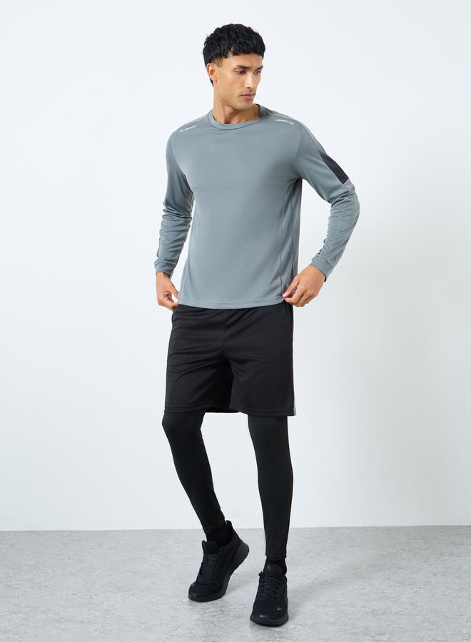 ستايلي اكتيف طقم ستايلي  قطع - تي شيرت بطبعة عاكسة وشورت وبنطلون رياضي - Image 2