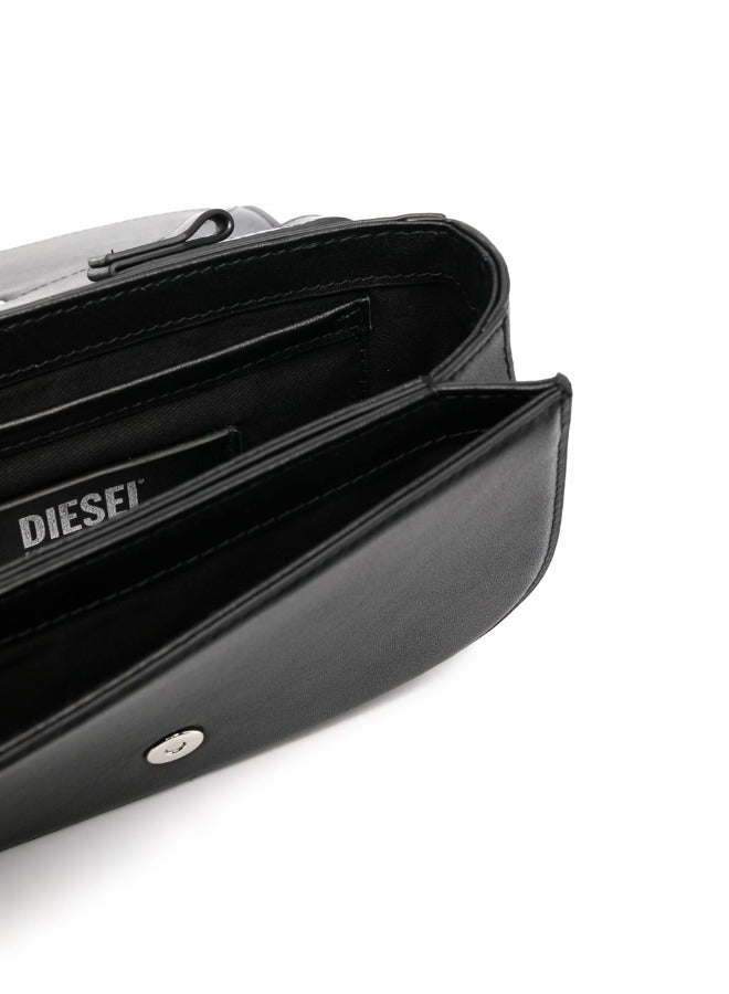 DIESEL Elegant Black Shoulder Bag for Women - Compact 20cm Designer Handbag with Modern Metal Detail - Image 3
