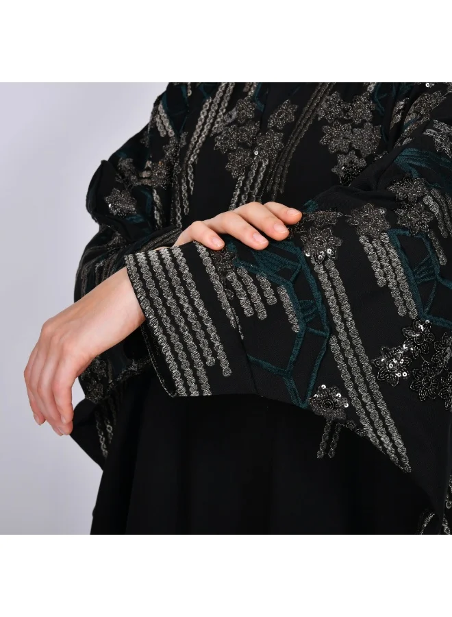 HAWRAA ABAYA Black abaya with a half-bisht and bright embroidery