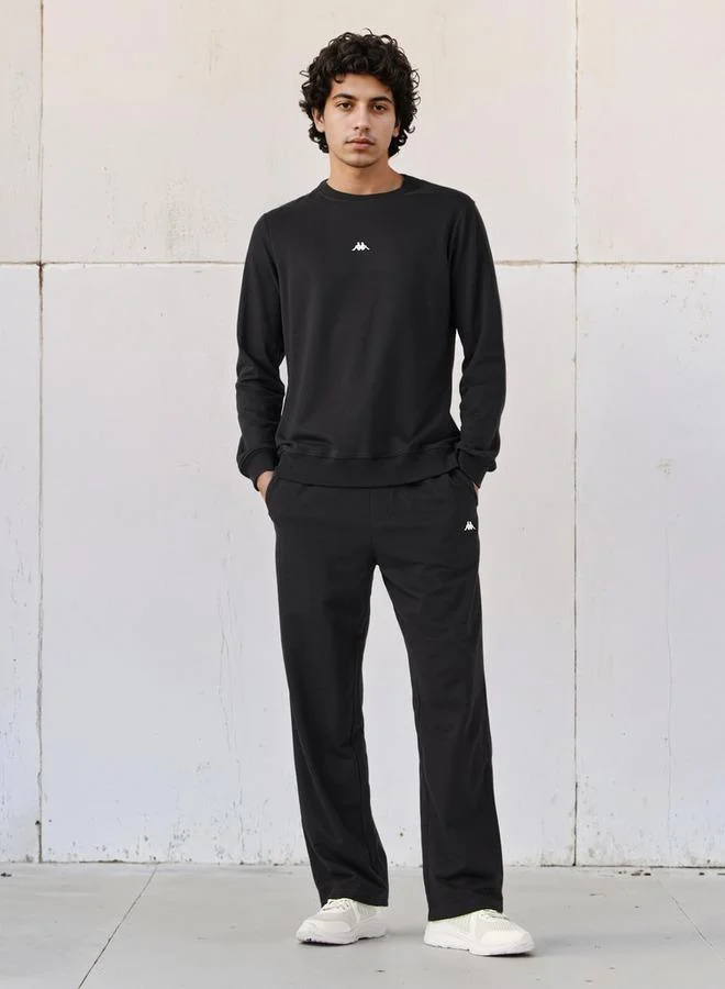 كابا سويت شيرت كابا بطبعة شعار ورقبة دائرية وأكمام طويلة