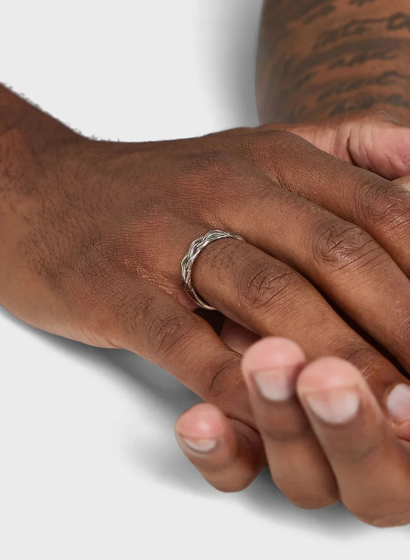 Seventy Five Chain Design Ring