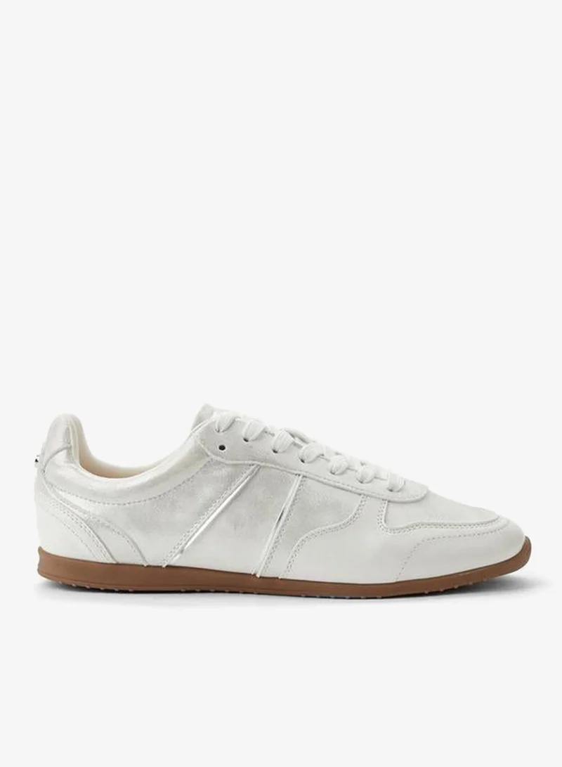 سيليست Women Lace-Up Sneakers