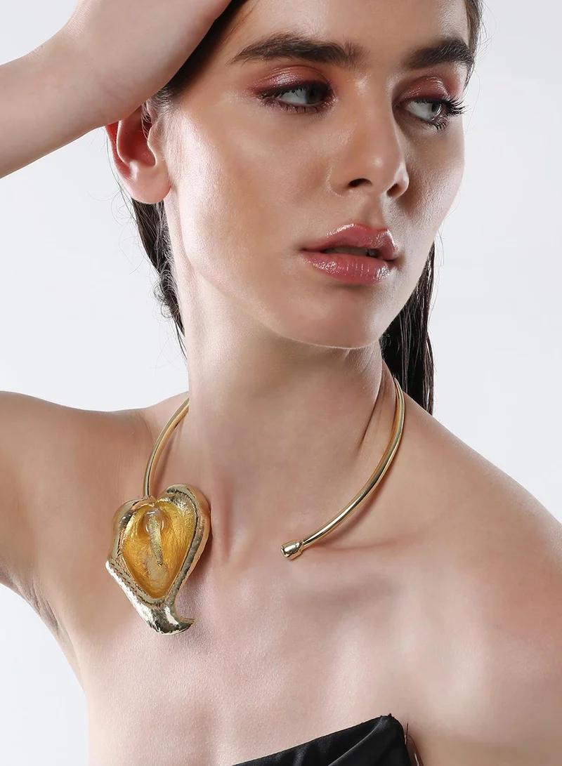 SOHI Water Lily Torque Artificial Necklace Jewellery