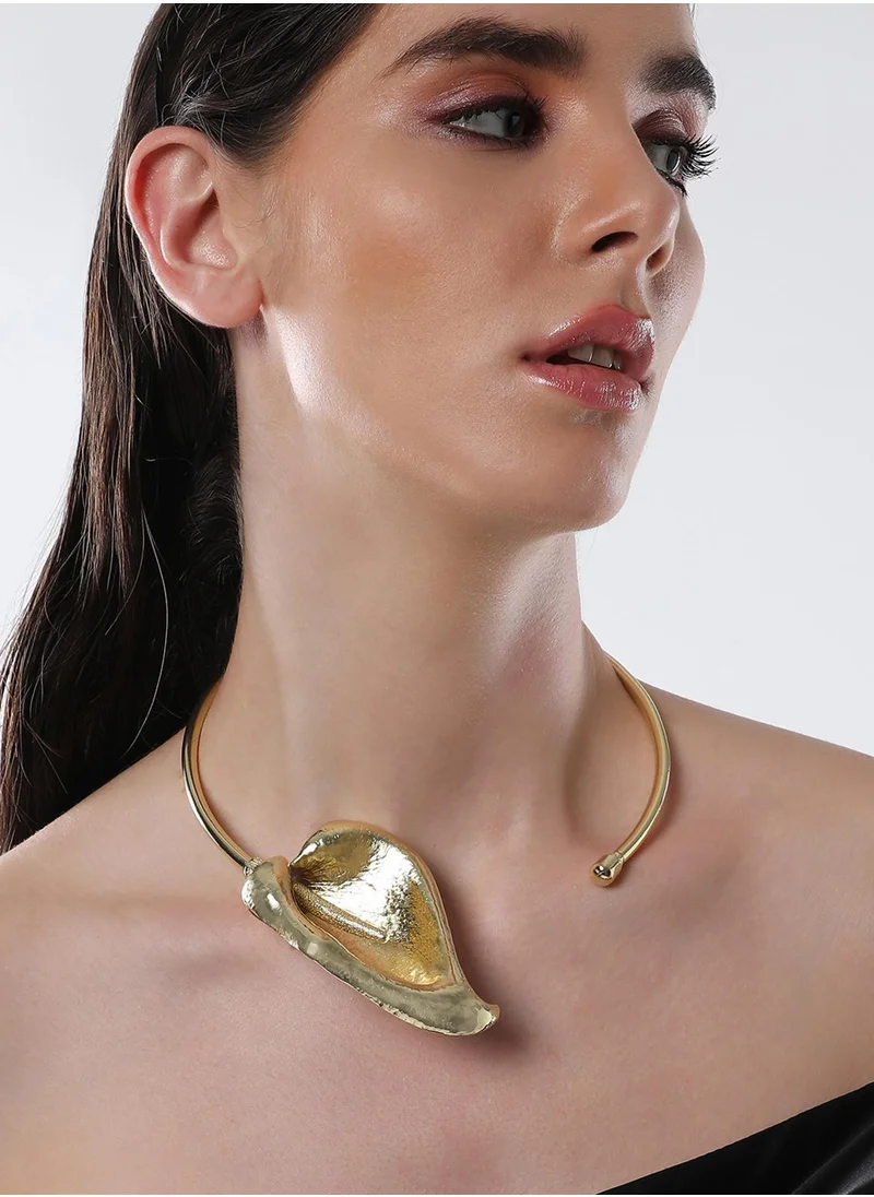 SOHI The Water Lily Torque Necklace