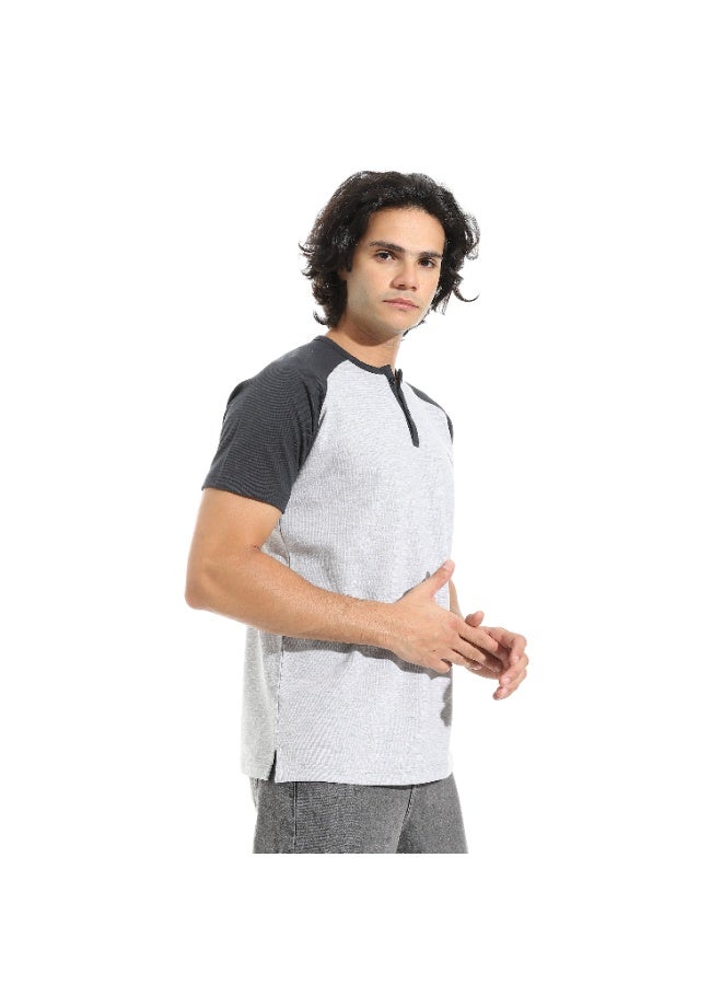 سيزار تيشرت رجالي بولو تطريز علي الصدر و برقبة دائرية - Image 3