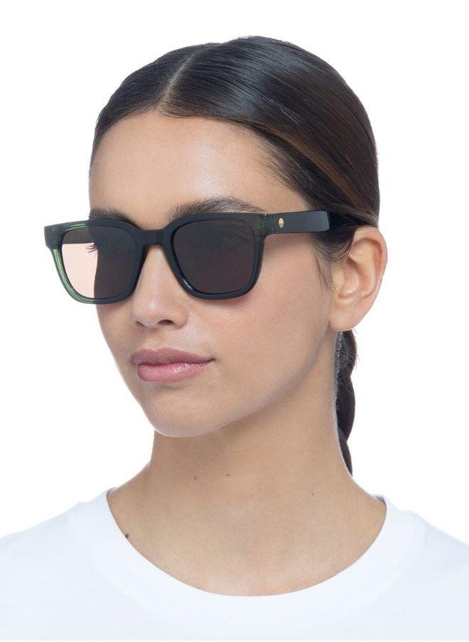Solarized MODERN CLASSIC Luxury Sunglasses for Men & Women – High Quality Designer Eyewear, UV Protection, Stylish Frames, Timeless Elegance, and Fashionable Eye Shades 