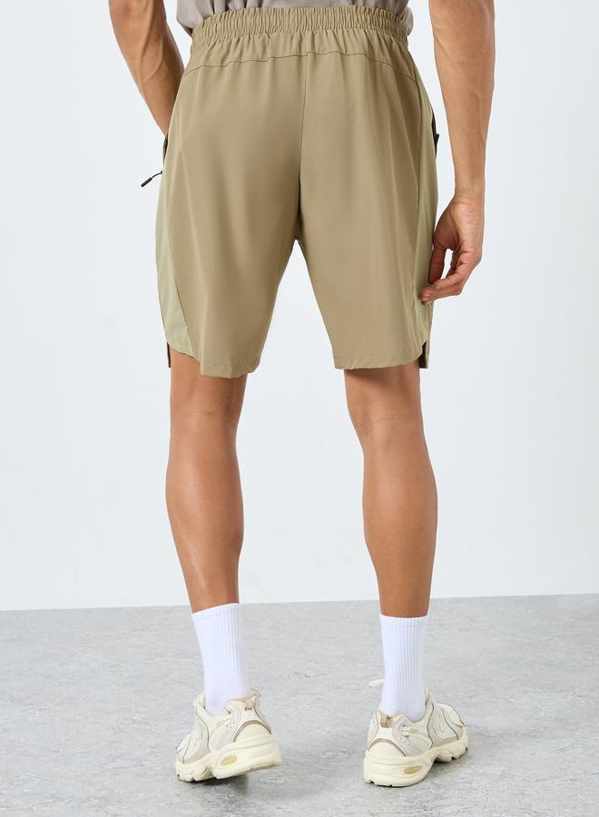 ستايلي اكتيف شورت رياضي للجري بقصة عادية - Image 4