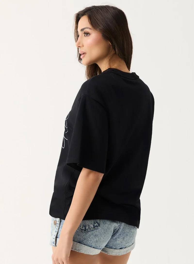 Zigzag Metallic Flower Printed Black T-shirt