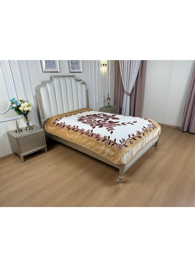 A heavy, velvety winter blanket for a double bed (4 kg), featuring classic, raised laser-etched patterns and distinctive modern motifs, with a soft texture.
