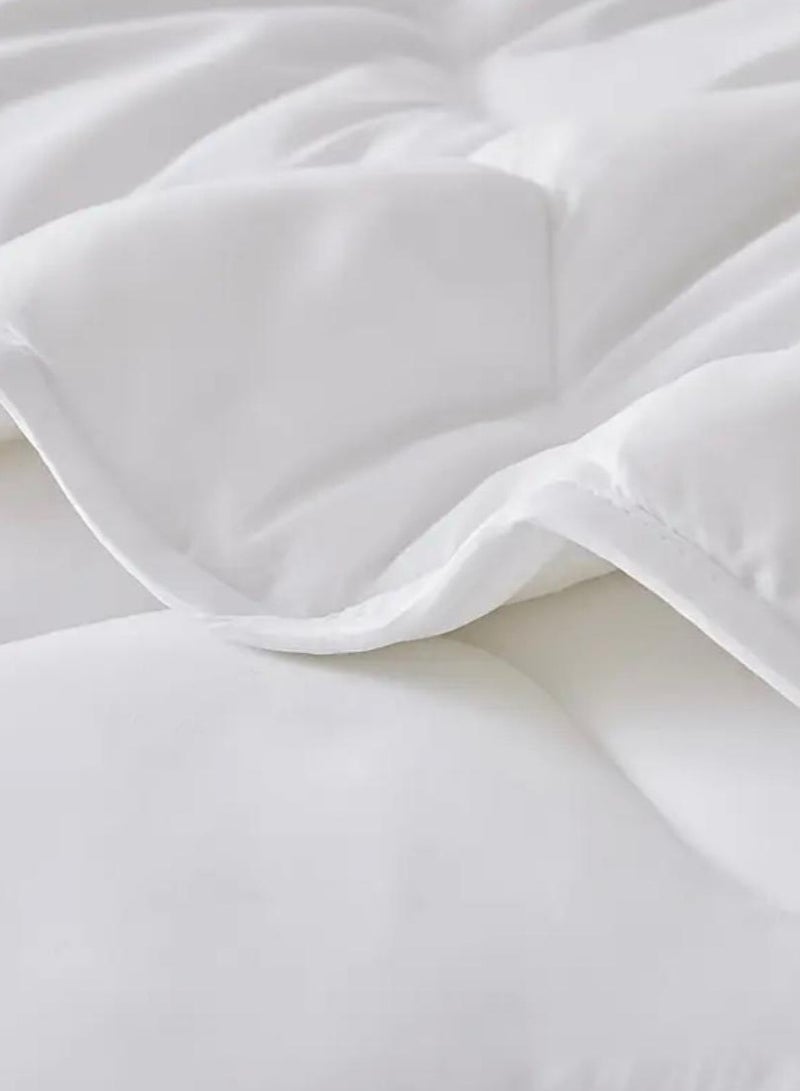 Miabella Home MIABELLA HOME MICROFIBER QUILT - All-Season Ultra-Soft Comfort Breathable Comforter for Deep Sleep, Machine Washable, Multipurpose Space Theme  - Image 4