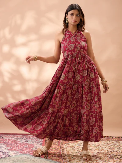جلو باص Women Maroon Halter Neck Floral Print Gathered & Tiered A-Line Maxi Fusion Dress