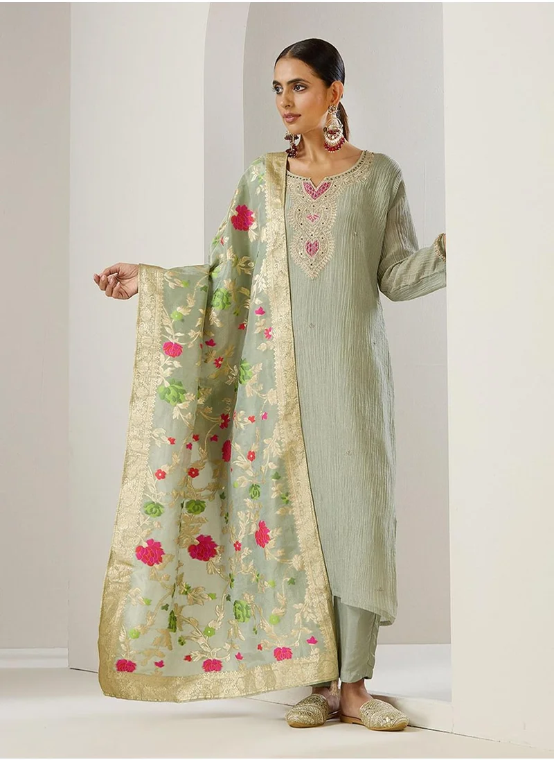 آي شين Regular Fit Three-Quarter Sleeve Printed Green Silk Woven Kurta Set For Women Flat Collar Perfect For Wedding And Engagement Pull On Closure