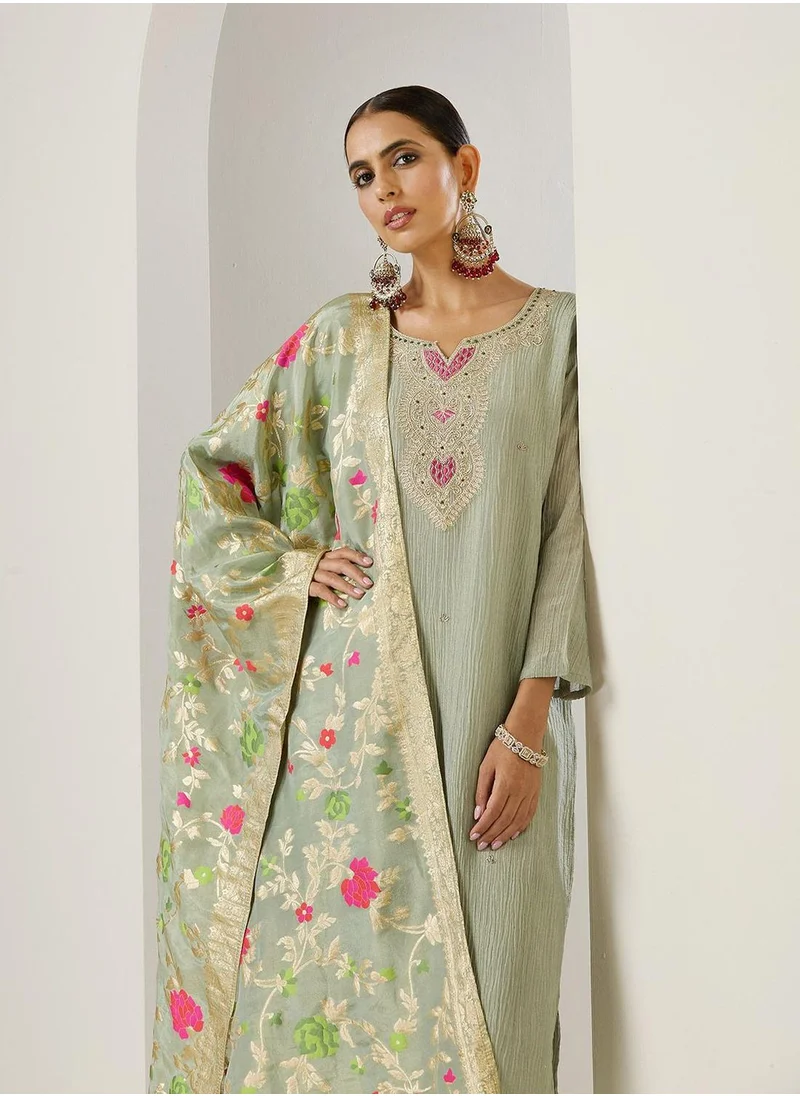 ISHIN Regular Fit Three-Quarter Sleeve Printed Green Silk Woven Kurta Set For Women Flat Collar Perfect For Wedding And Engagement Pull On Closure