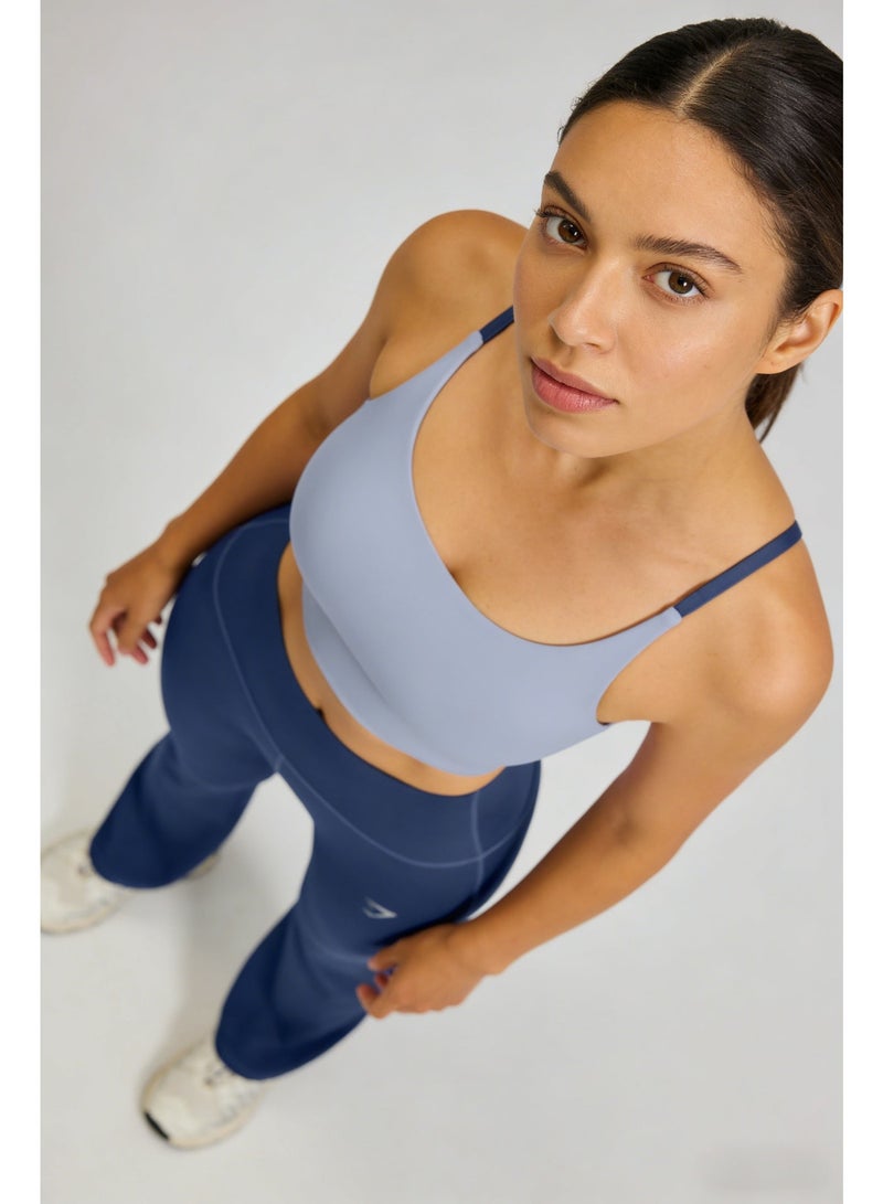 جيمشارك بنطلون رياضي Gymshark للسيّدات باللون الأزرق الداكن ضاغط بزاوية منبثقة - Image 1