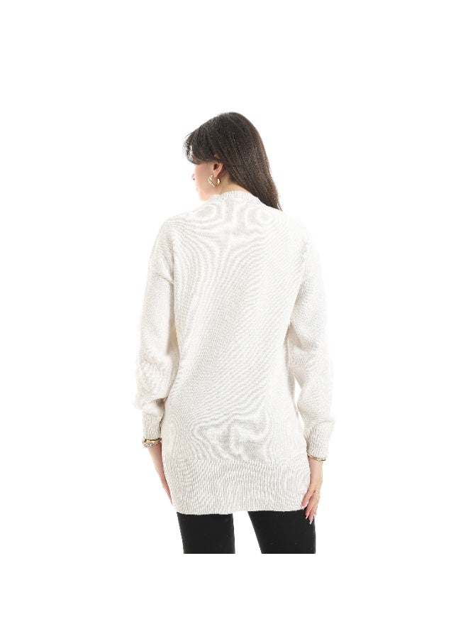 سيزار بلوفر صوف حريمي برقبة دائرية ومزود بتطريز علي الصدر - Image 3