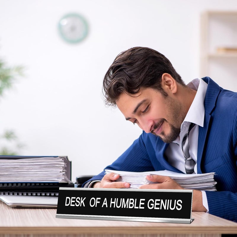Menkxi لافتات مكتبية مضحكة من مينكسي للمكتب، لوحة اسم مبتكرة ديكور مكتبي أسود للنساء والرجال هدية للزملاء إكسسوارات منزلية، 10 × 2 بوصة (مكتب عبقري متواضع) - Image 5