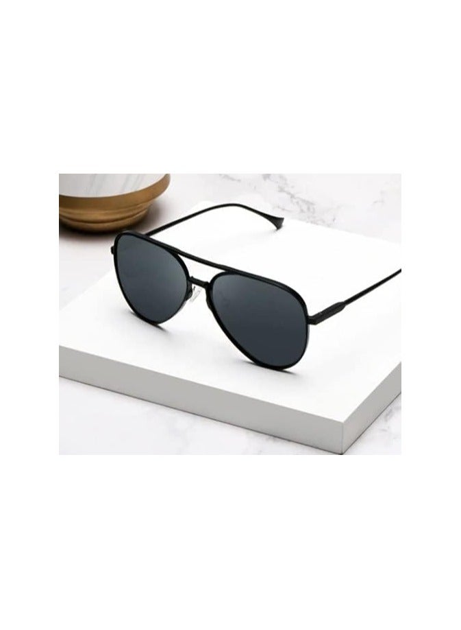 Xiaomi Mi Polarized Navigator Sunglasses: Stylish Navigator Frame with Advanced Polarized Lenses, UV Protection, and Comfortable Fit for Outdoor Activities and Everyday Use - Image 2