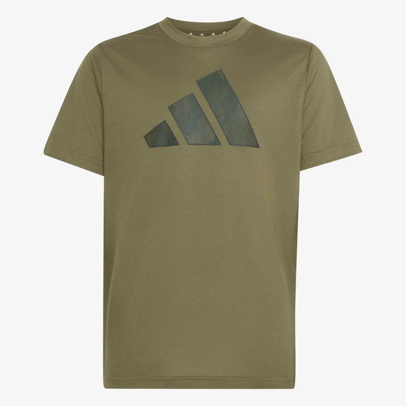 اديداس طقم Sport Seasonals Camo Sport للفتيان.