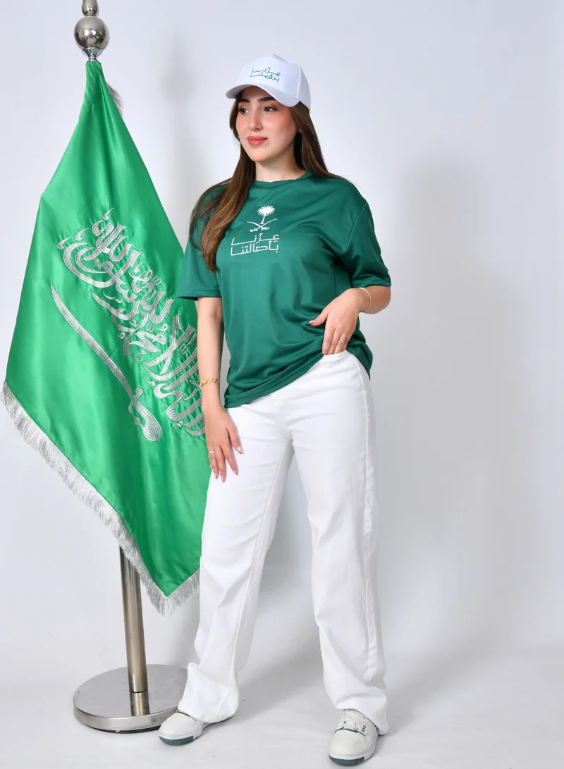 عبايات حوراء تيشيرت أخضر بتطريز شعار عزنا بأصالتنا مع سدو من الخلف