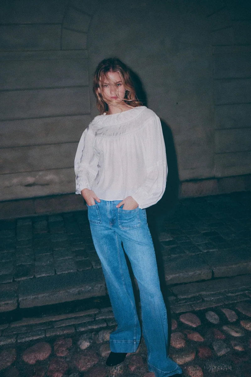 اتش اند ام بلوزة مطرزة من الفيسكوز